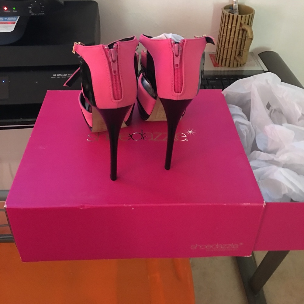 Heels - Picture 3 of 3