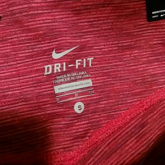 NWT Nike Legend Capri in *Rare* Red Clash - Picture 5 of 5