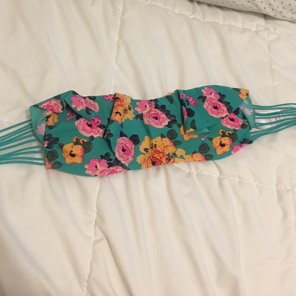 Cute strapless bathing suit top!!