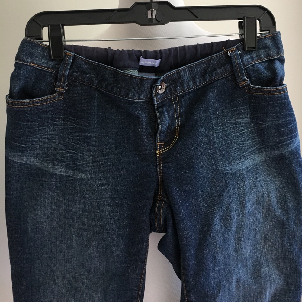 Flattering! GAP maternity jean capris
