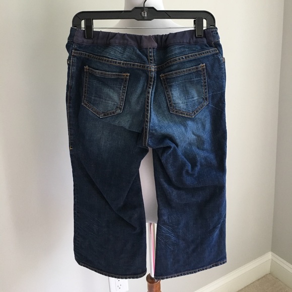 Flattering! GAP maternity jean capris - Picture 4 of 4
