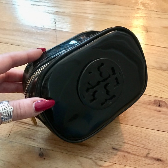 Tory Burch Handbags - Tory Burch Patent Leather Makeup Case