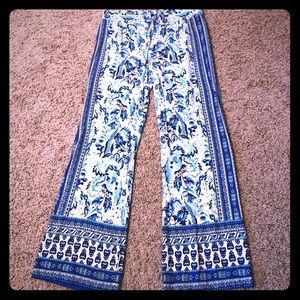 Fun printed pants! 😊