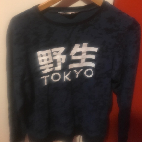 H&M Tokyo Long Sleeve - Picture 2 of 2