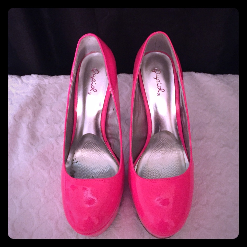 Hot pink pumps