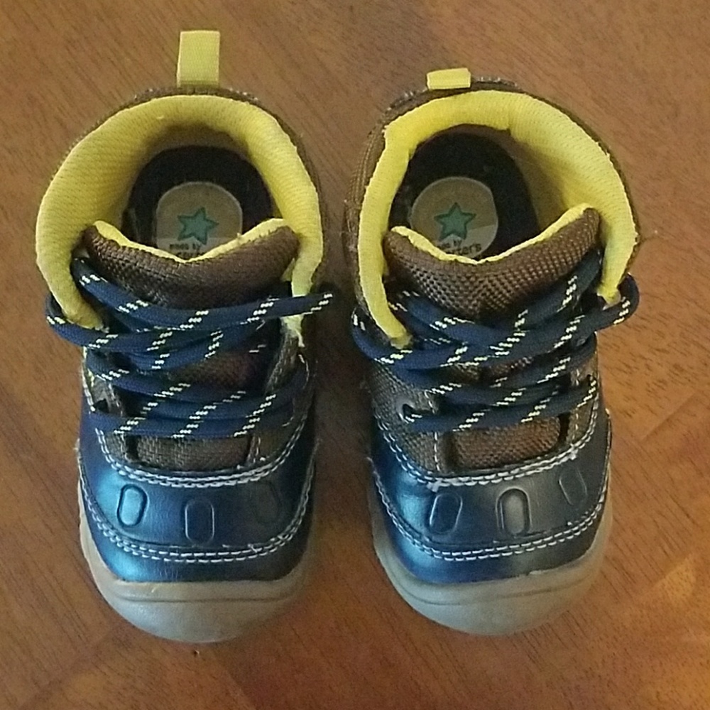 Baby walking/hiking shoes