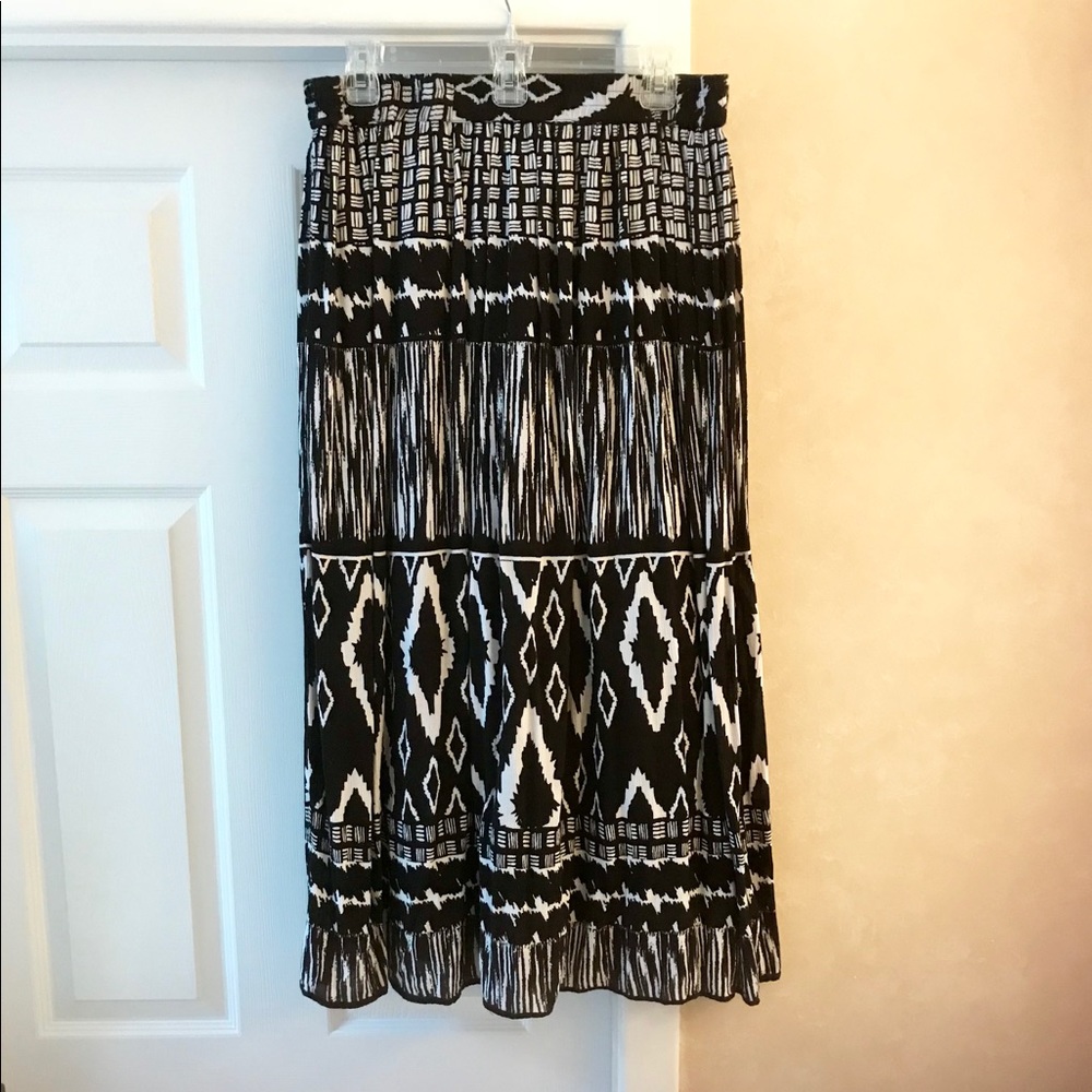 Chaudry Lined Geometric Black/White Print Skirt XL