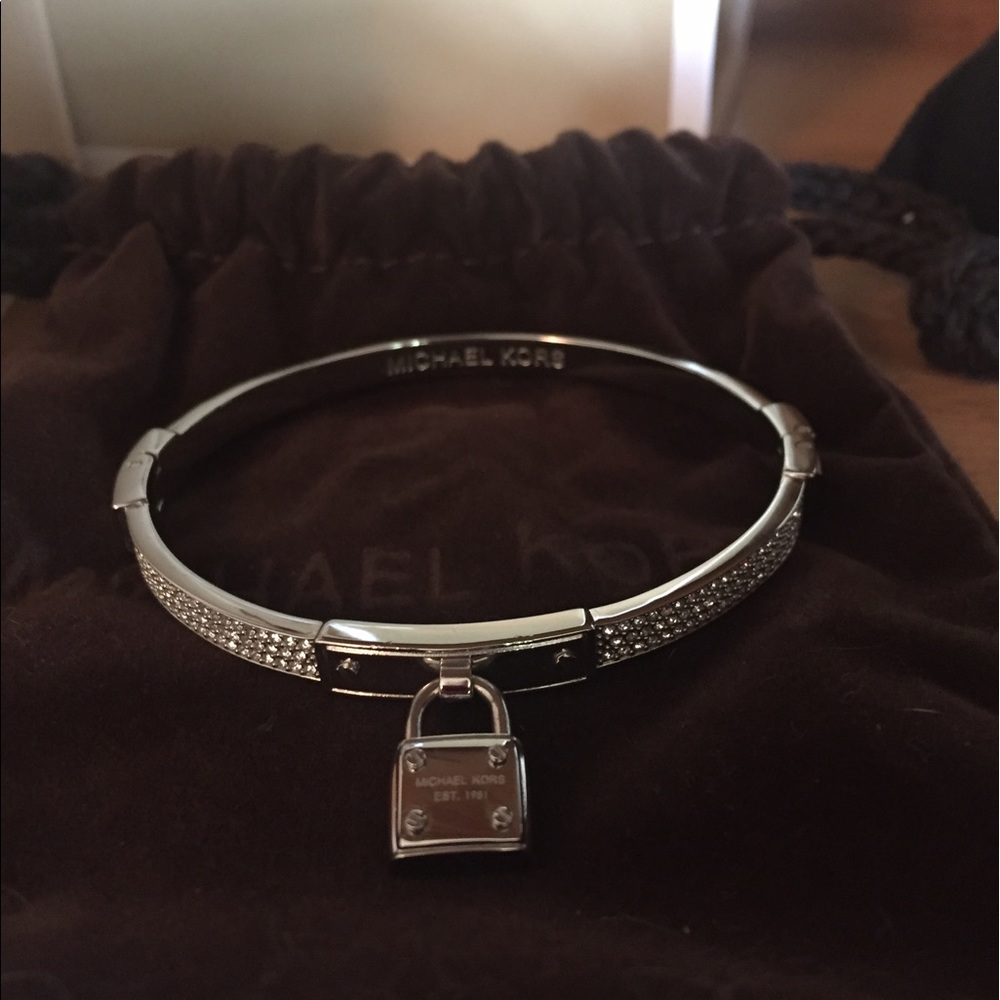 Beautiful Michael Kors bracelet silver w/ locket