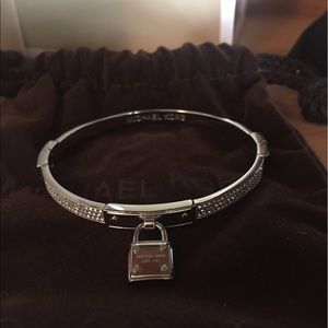 Beautiful Michael Kors bracelet silver w/ locket