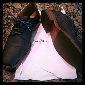 Men's Cole Haan shoes. Dark Navy. Size 10
