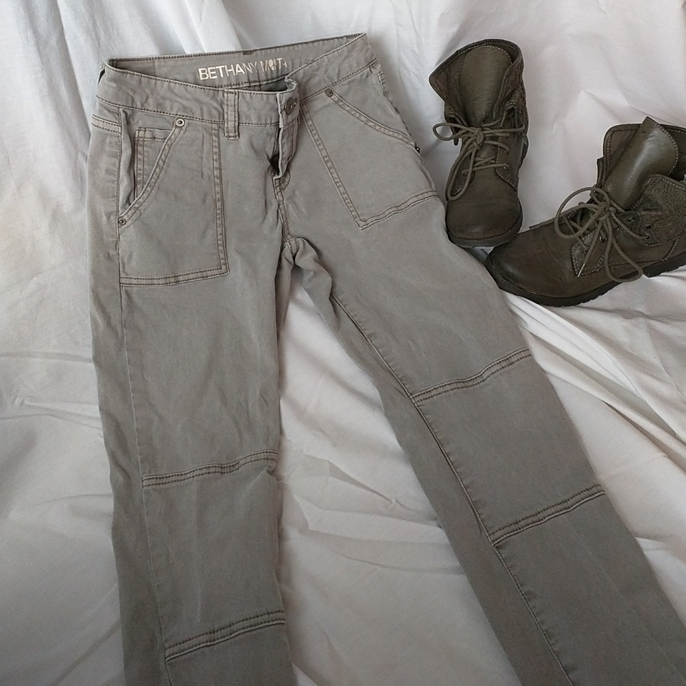 Bethany Motto skinny jeans.