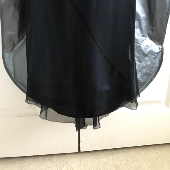 AUTHENTIC SAKS FFITH AVENUE DRESS - Picture 6 of 7