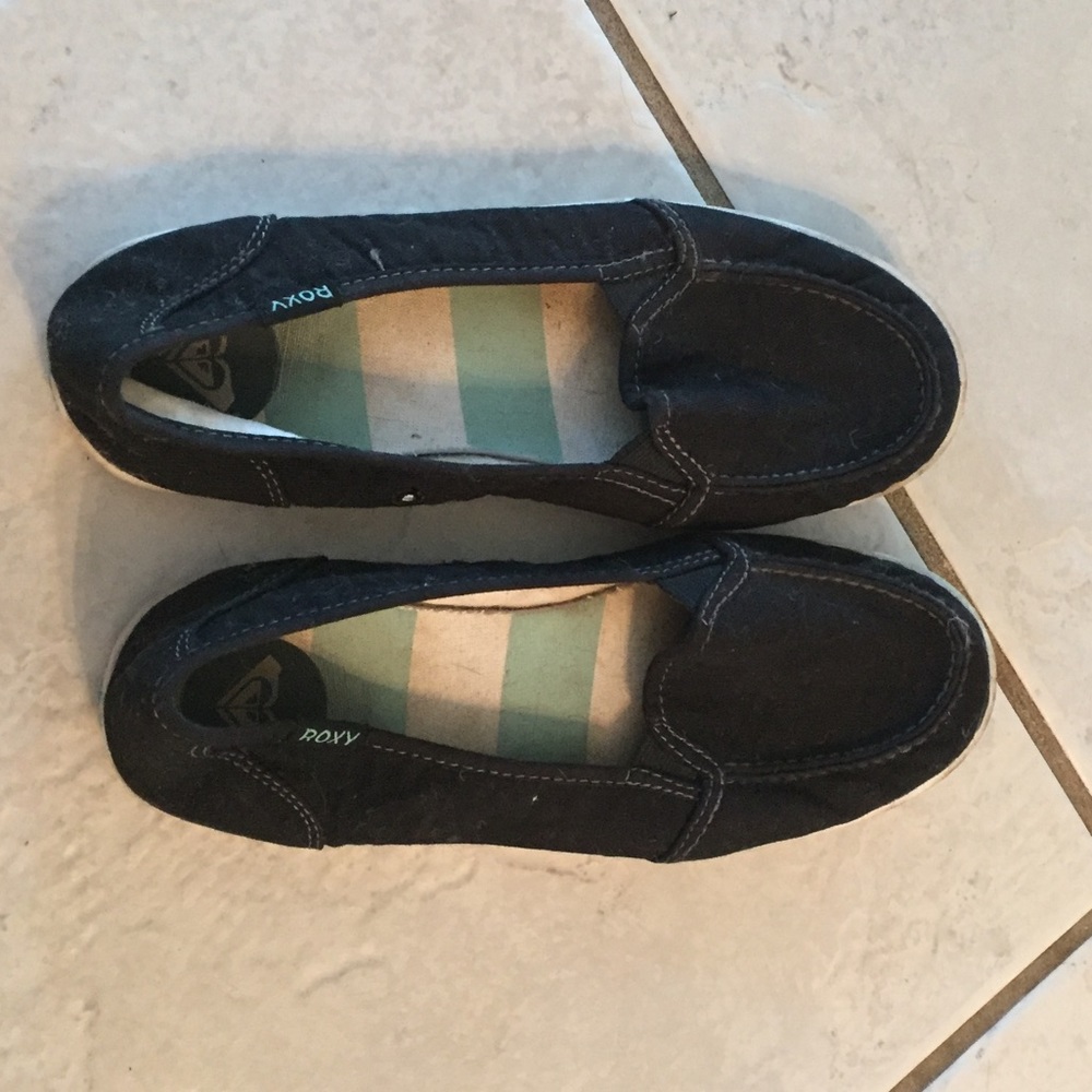 Black roxy slip ons