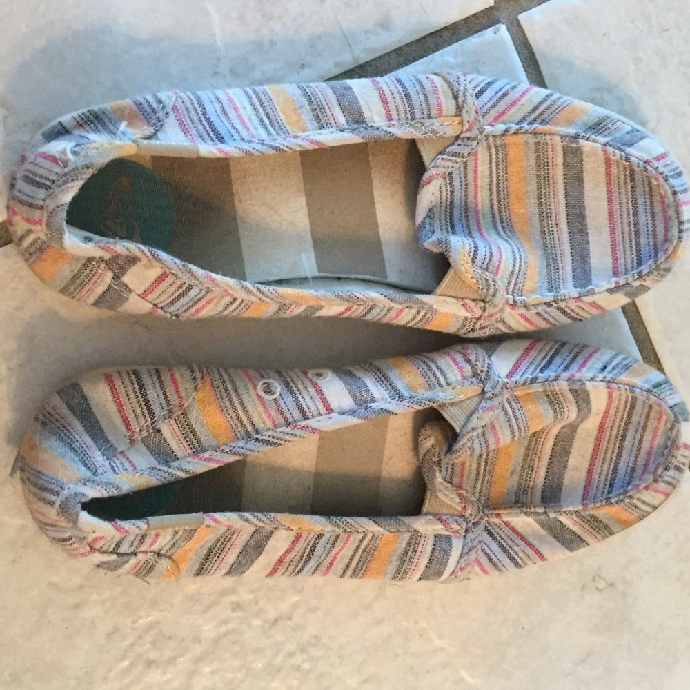 Roxy slip ons
