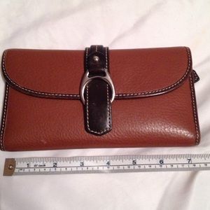 Dooney & Bourke clutch wallet