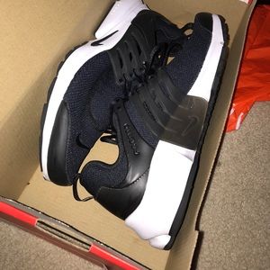 New with box Nike Air Prestos - womens