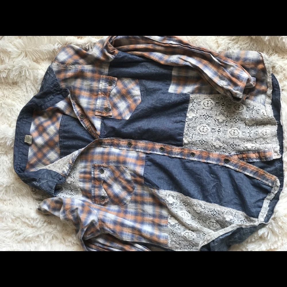 VINTAGE LACE COLLARD SHIRT 🎀