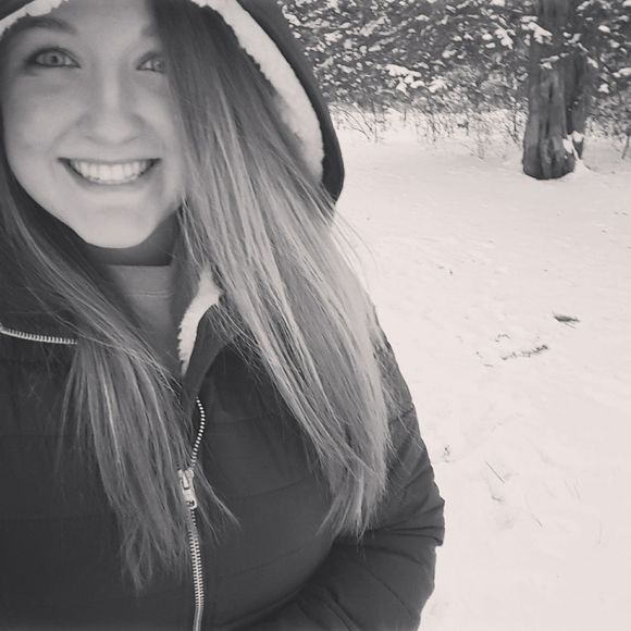 Meet your Posher, Kayla - Picture 1 of 1