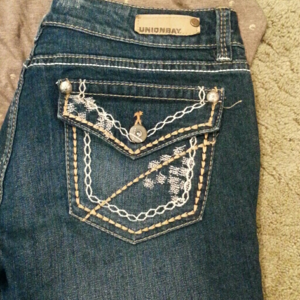 Shorts - Picture 3 of 6