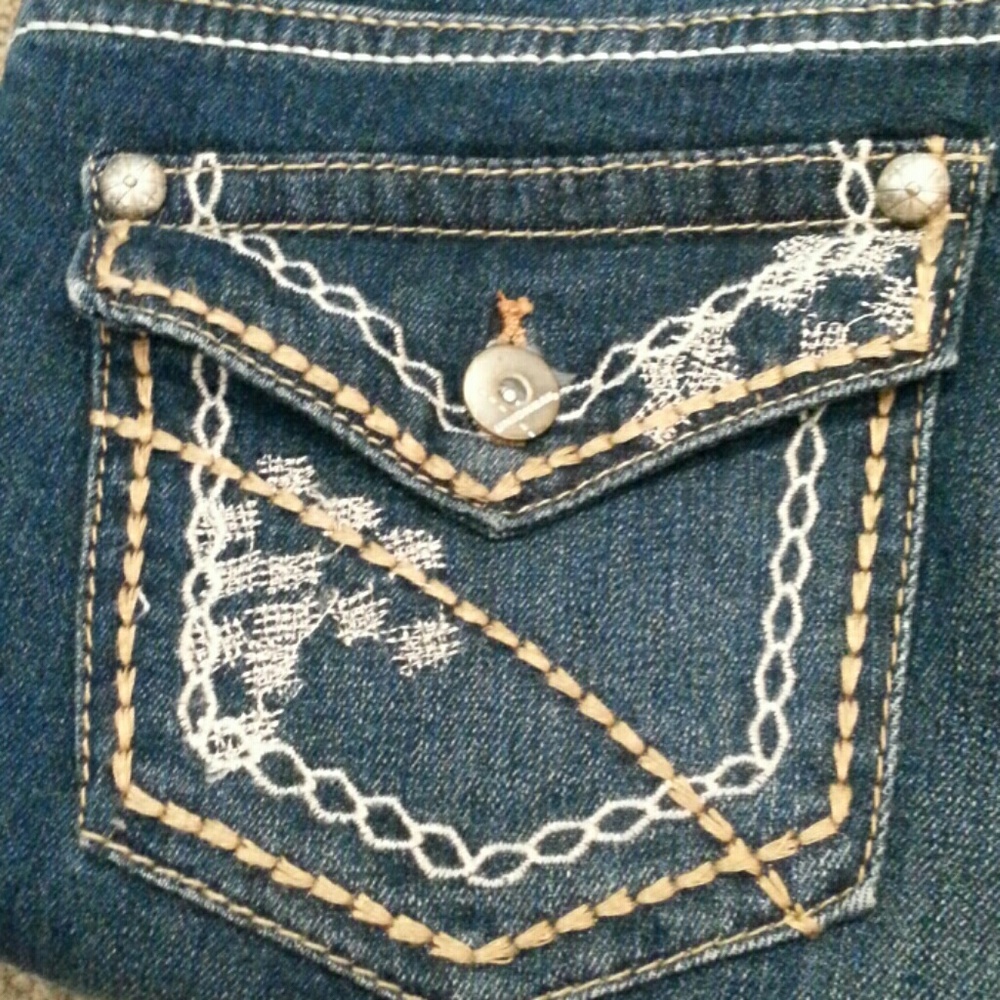 Shorts - Picture 6 of 6