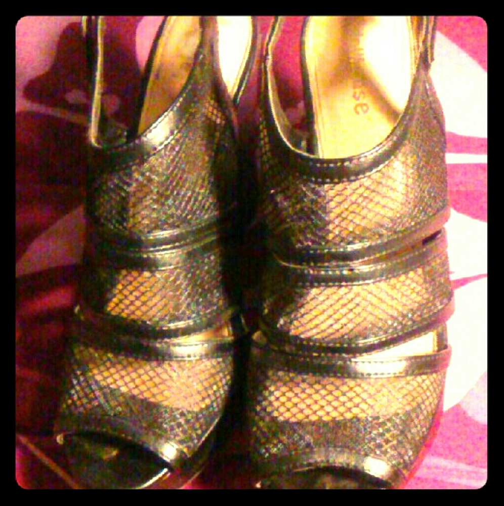 Black wedged heels