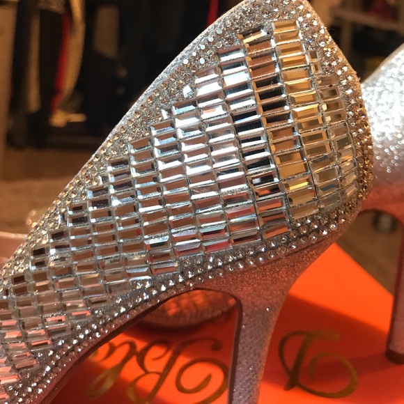 Bridal Silver Bling Cinderella Heels BRANDNEW - Picture 6 of 8