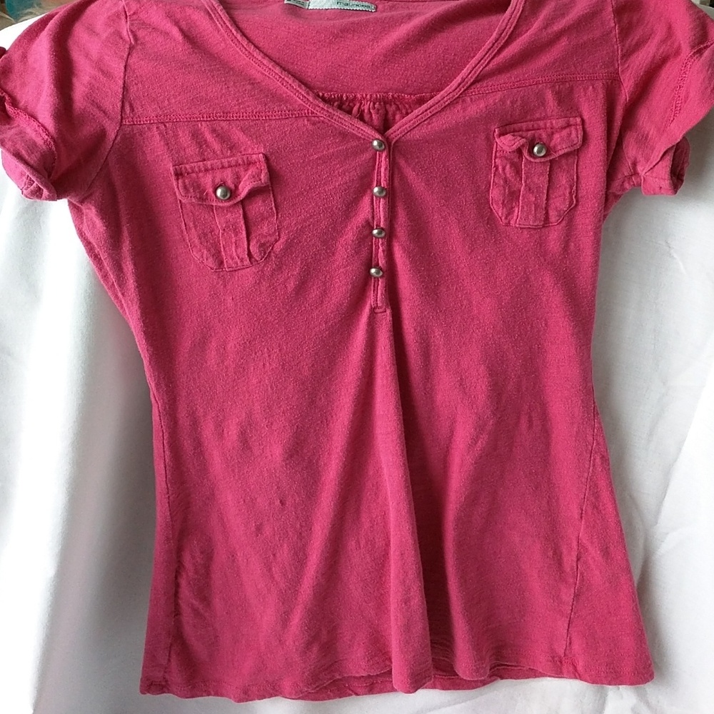 Maurice's pink t-shirt