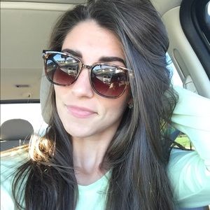 Meet your Posher, Whitney