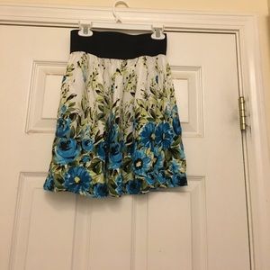 Floral flowy high waisted skirt