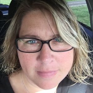 Meet your Posher, Lorie