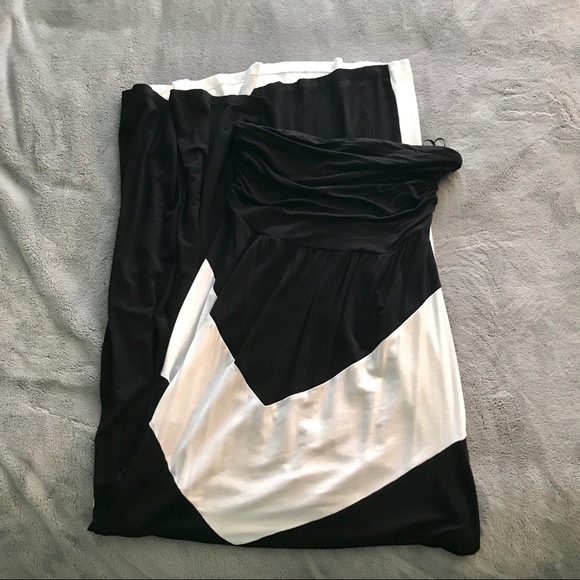 ❌SOLD! 🔥NWOT! B&W Strapless Maxi Dress - Picture 2 of 3