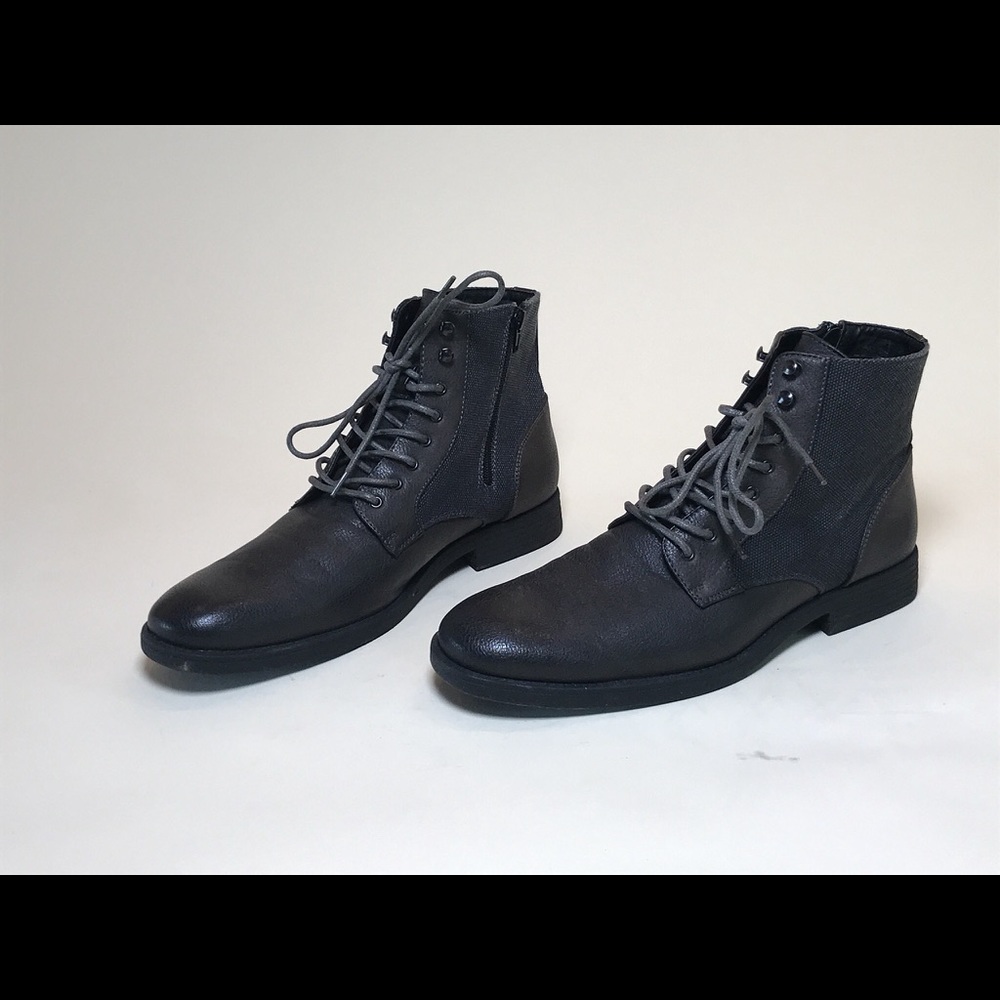 Men's Robert Wayne Elbio Boot *NEVER WORN*
US 11