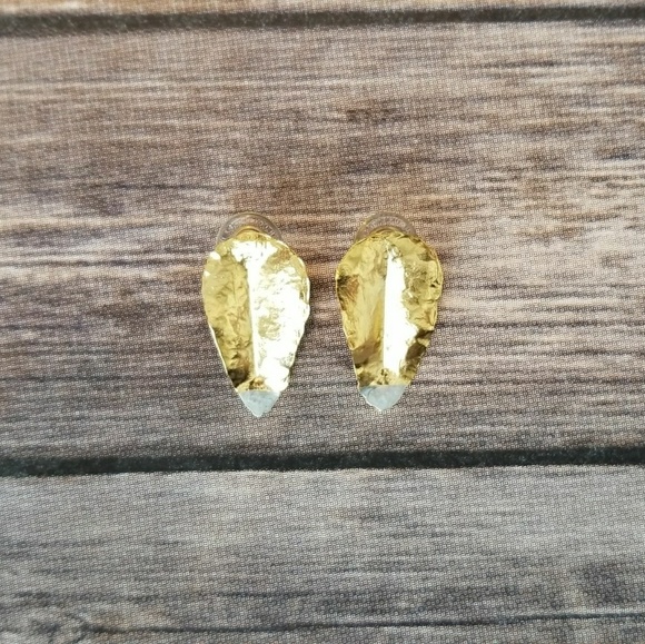 Earrings - Picture 3 of 7