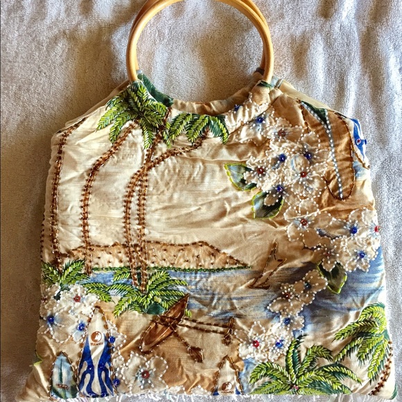 Baik Baik Honolulu brand beaded purse. - Picture 4 of 8
