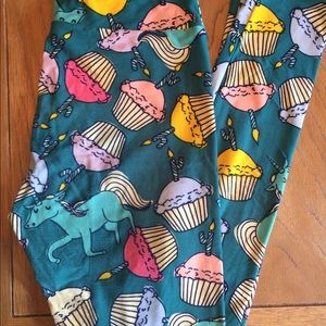 Jade cupcake & unicorn BiRtHdAy leggings! 🎉