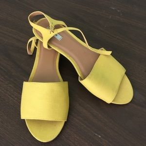 Retro heeled sandals