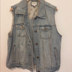 Jean Vest