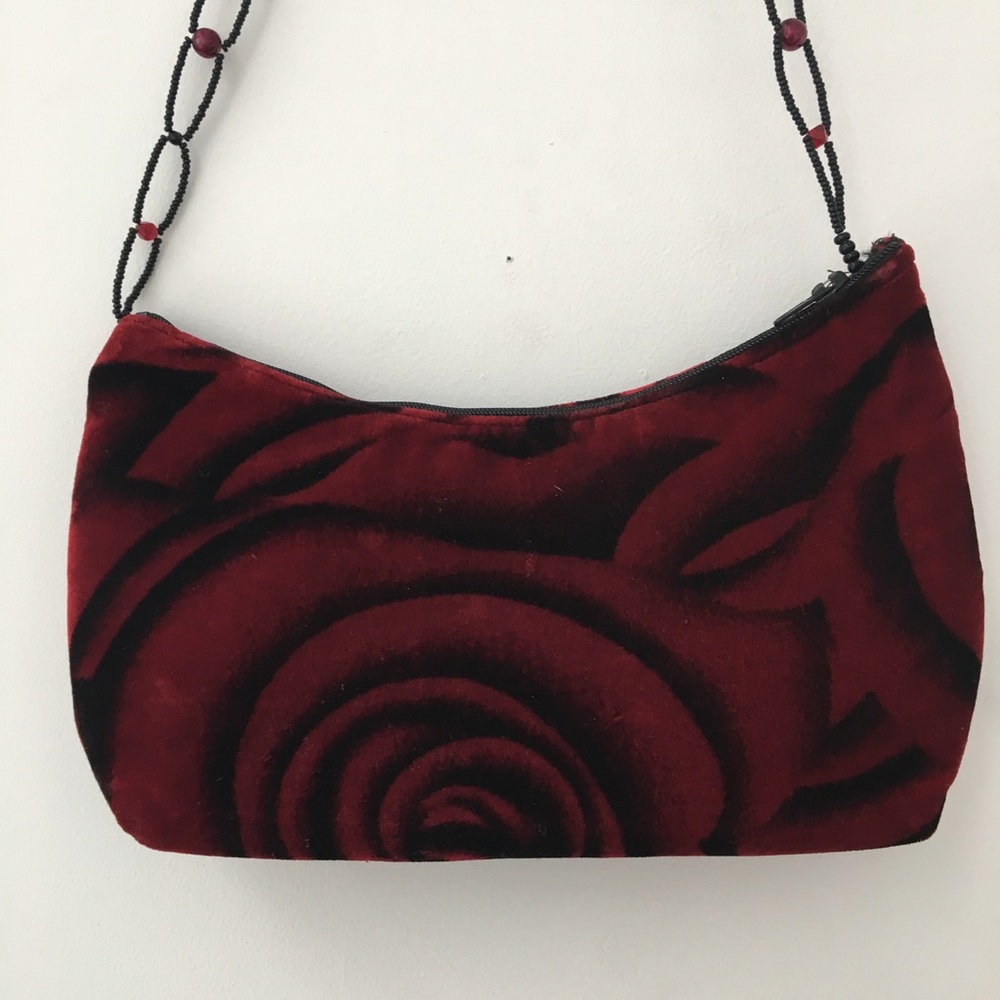 Lisa Violetto velvet beaded red rose bag