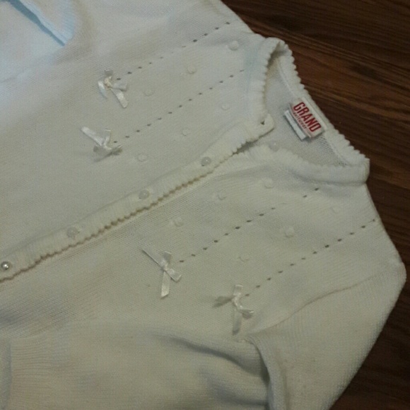 Final Sale ** Sweater with Bows & Roses - Picture 3 of 3