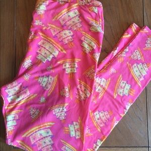 Hot Pink TC Birthday Cake leggings! 💕🎂