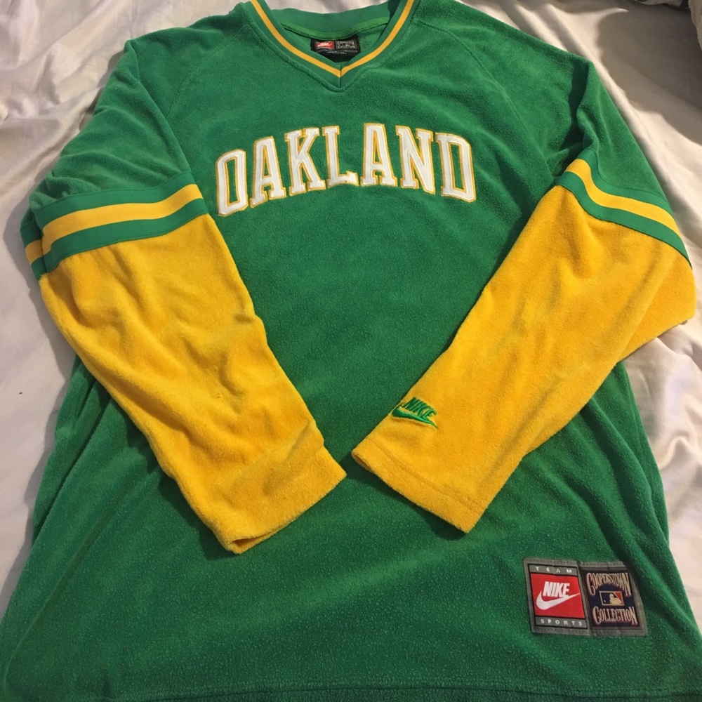 Oakland Athletics Pull Over