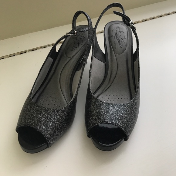 Sparkly Heels!! - Picture 2 of 5