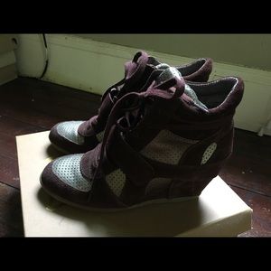 Ash suede Sneaker size38