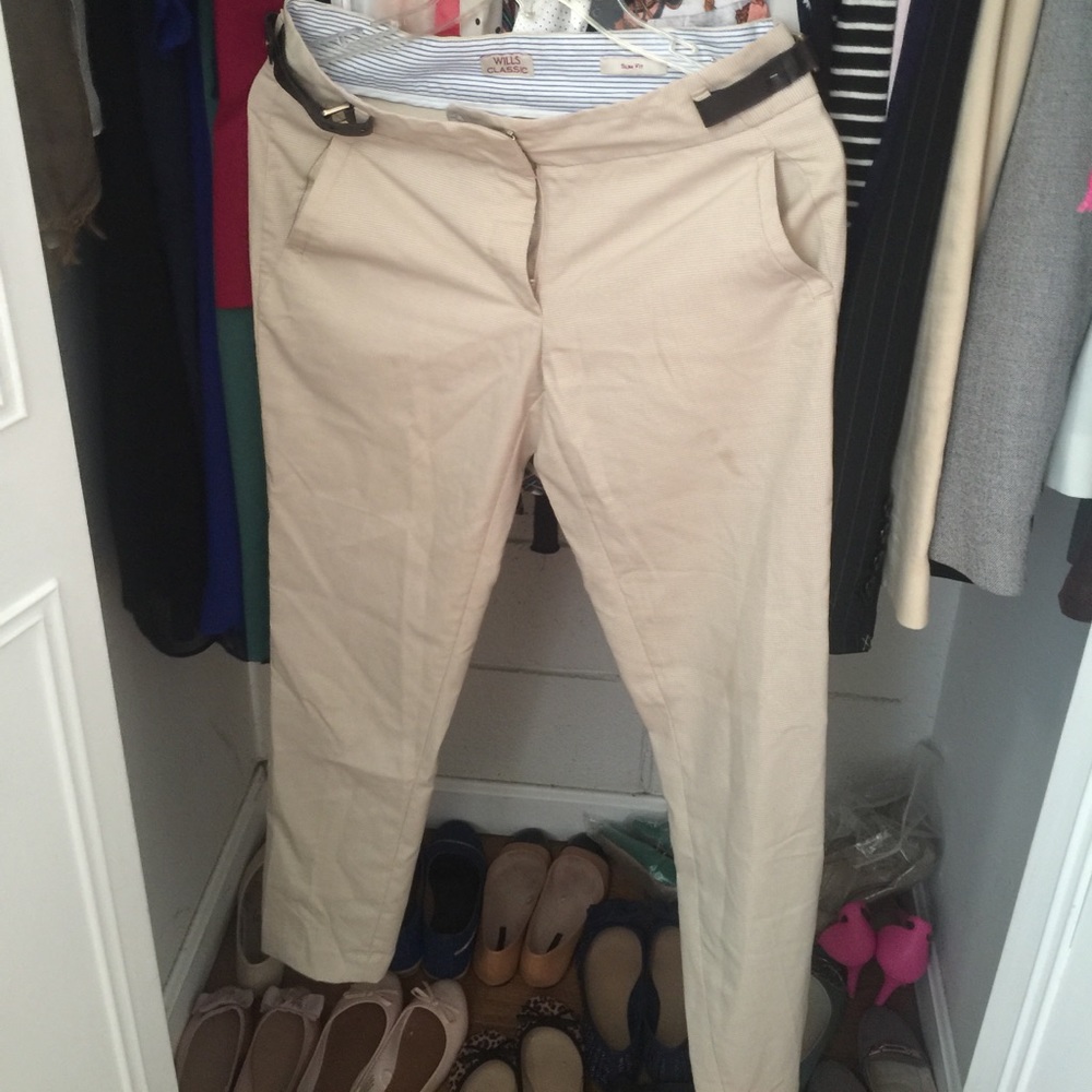 Ankle length checked beige trousers