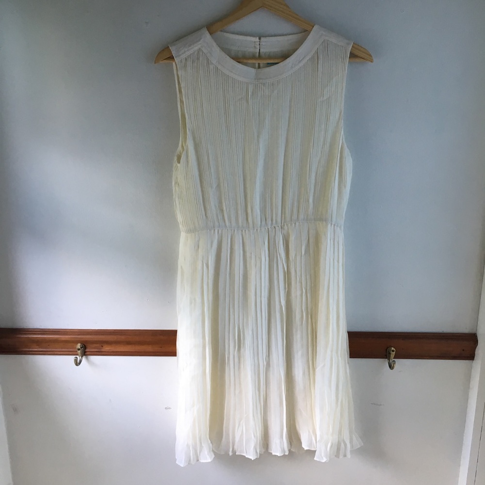 J. McLaughlin white silk dress size medium NWOT