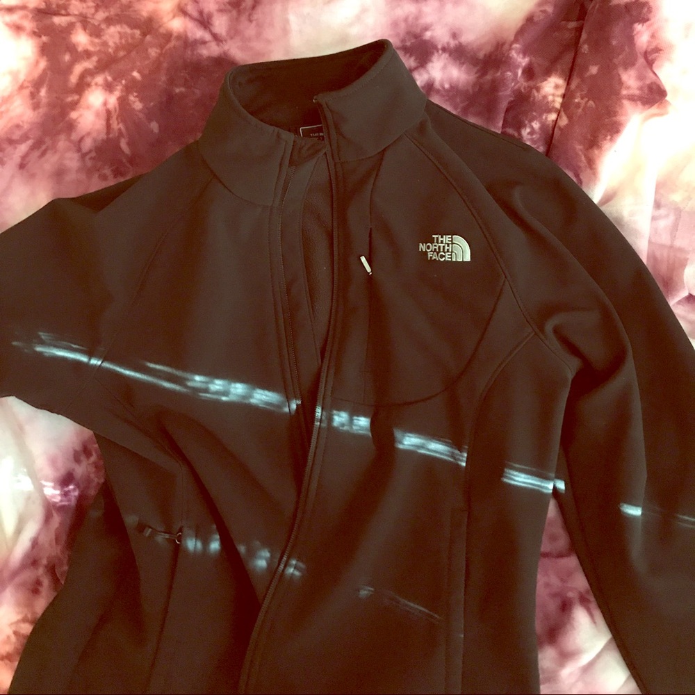 🌸Women's water resistant north face🌸(worn once)