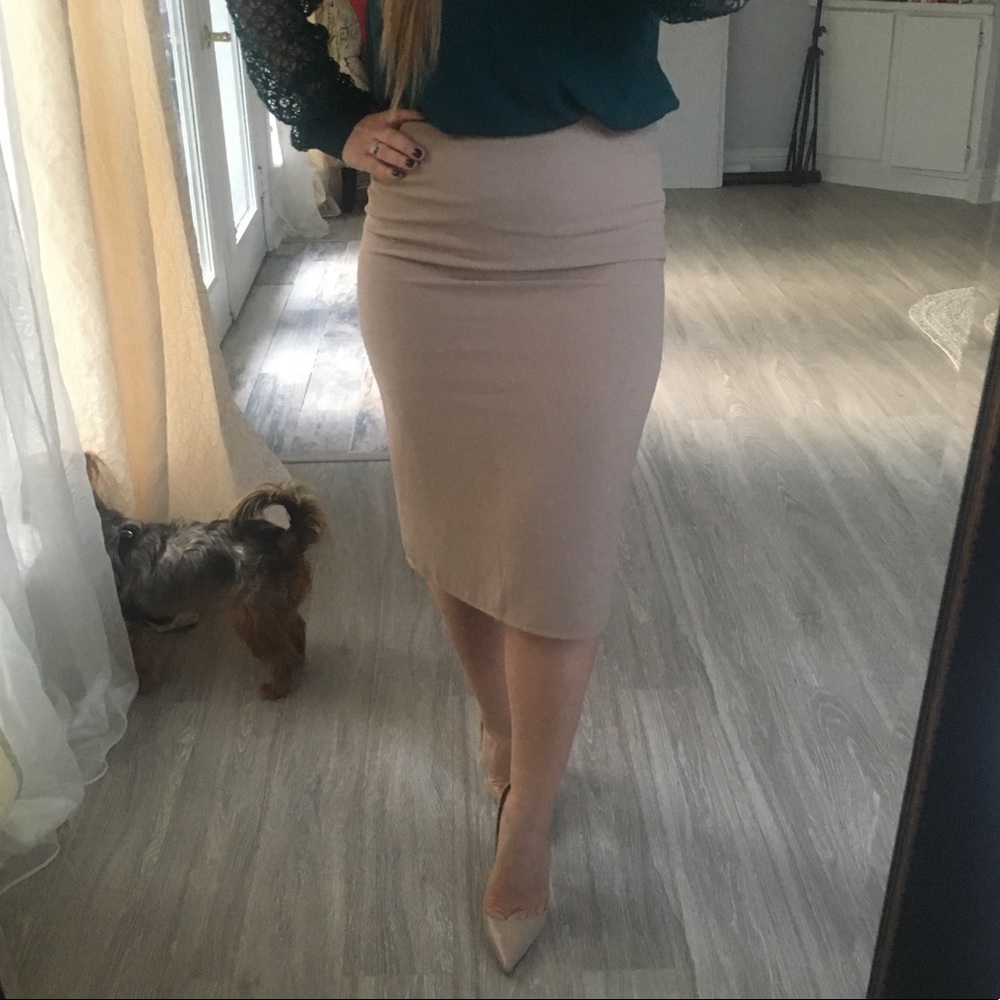 Beige pencil skirt