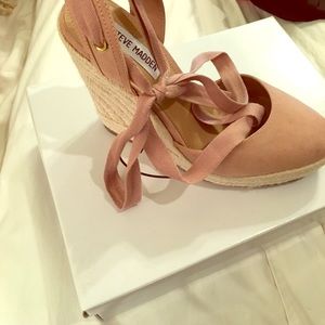 Never worn! Steve Madden Barre pink wedges. 7 1/2