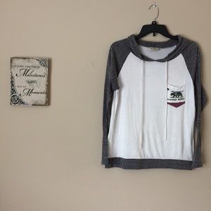 ⬇️ Free Kisses Hoodie