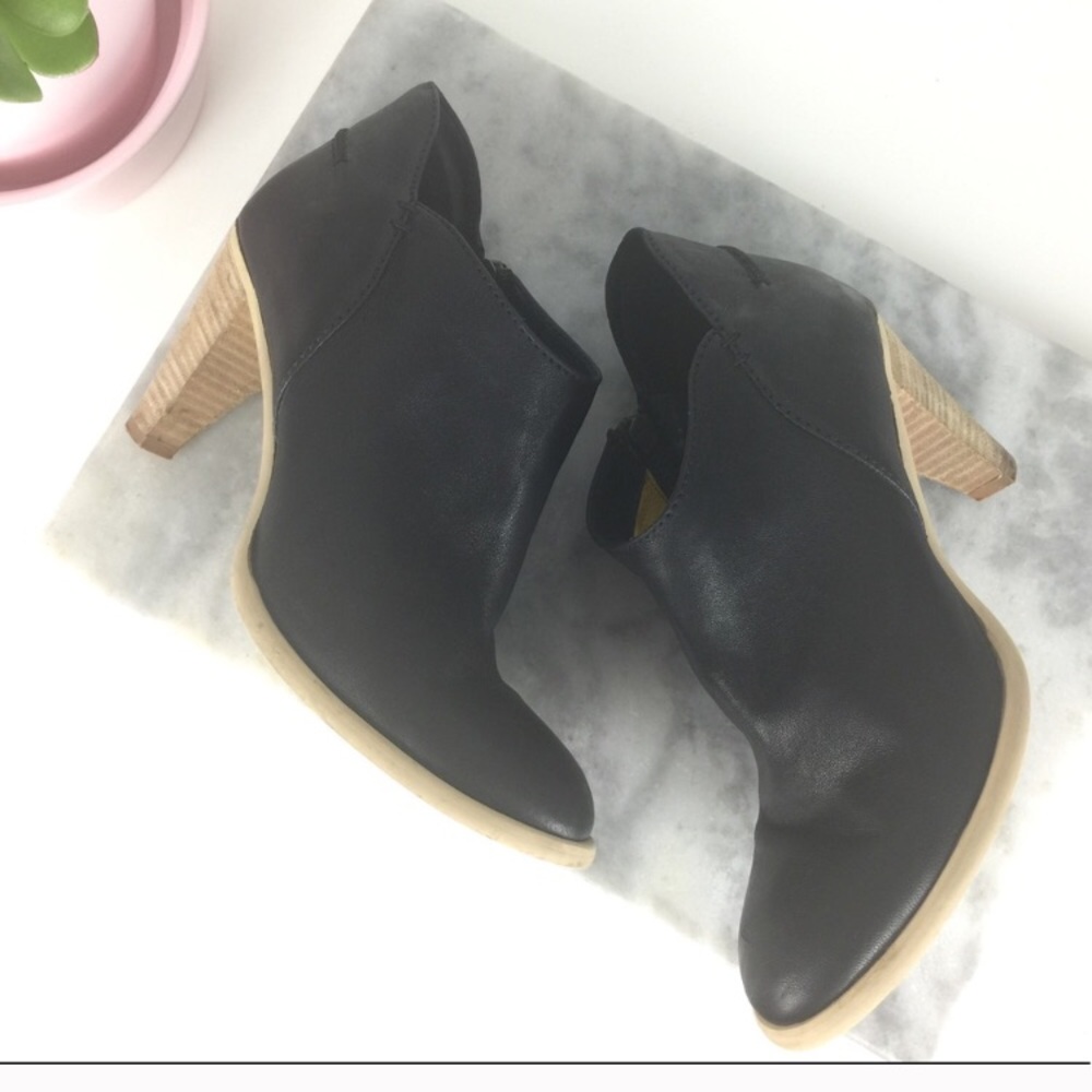 Madewell 1937 Black Leather Ankle Booties